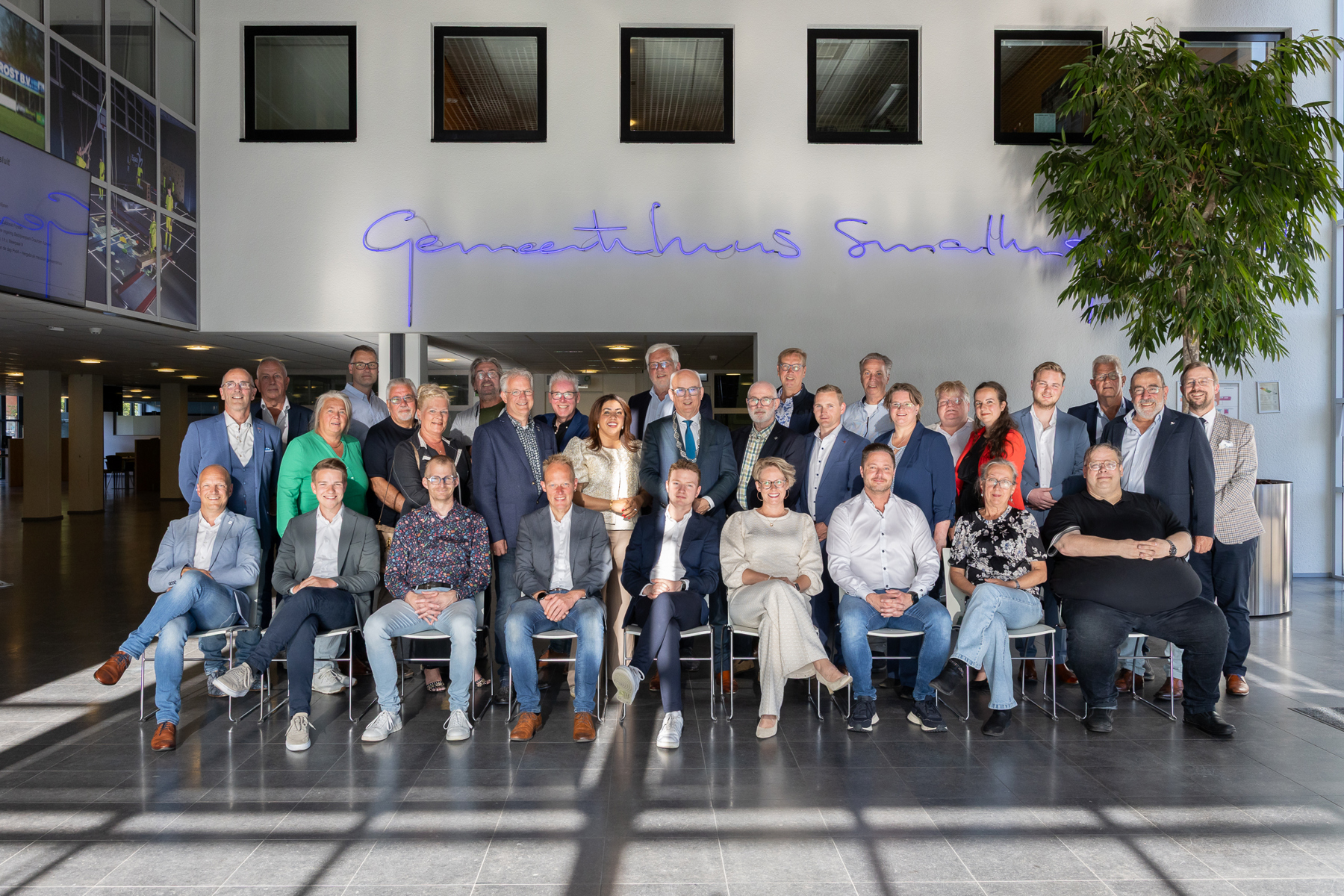 Een groepsfoto van de gemeenteraad van Smallingerland
