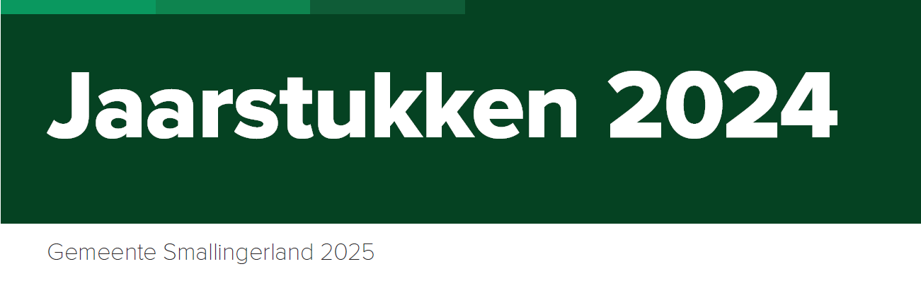 Entree gemeentehuis met rode tulpen